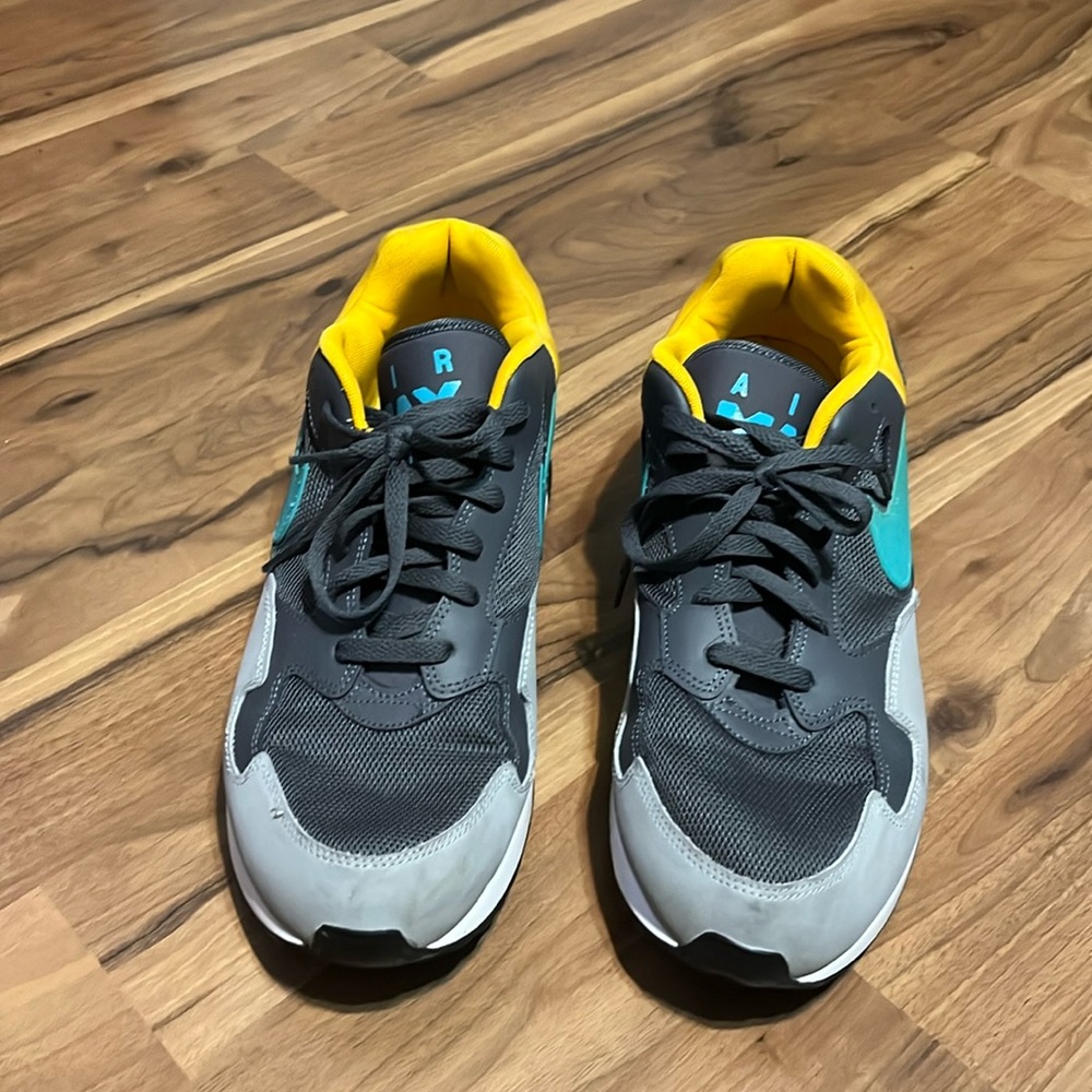 Men’s Tennis Shoes